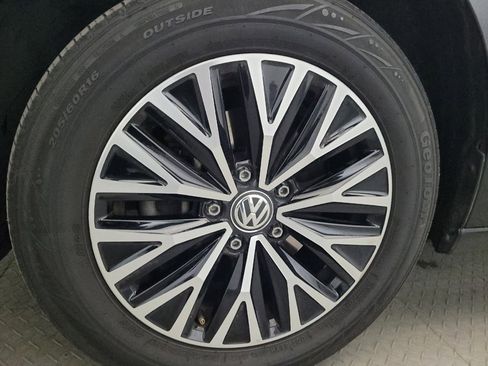Used 2019 Volkswagen Jetta SE w/ Cold Weather Package FWD image 31