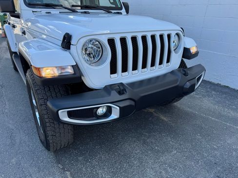Used 2021 Jeep Wrangler Unlimited Sahara w/ Uconnect 4C Nav & Sound Group image 10