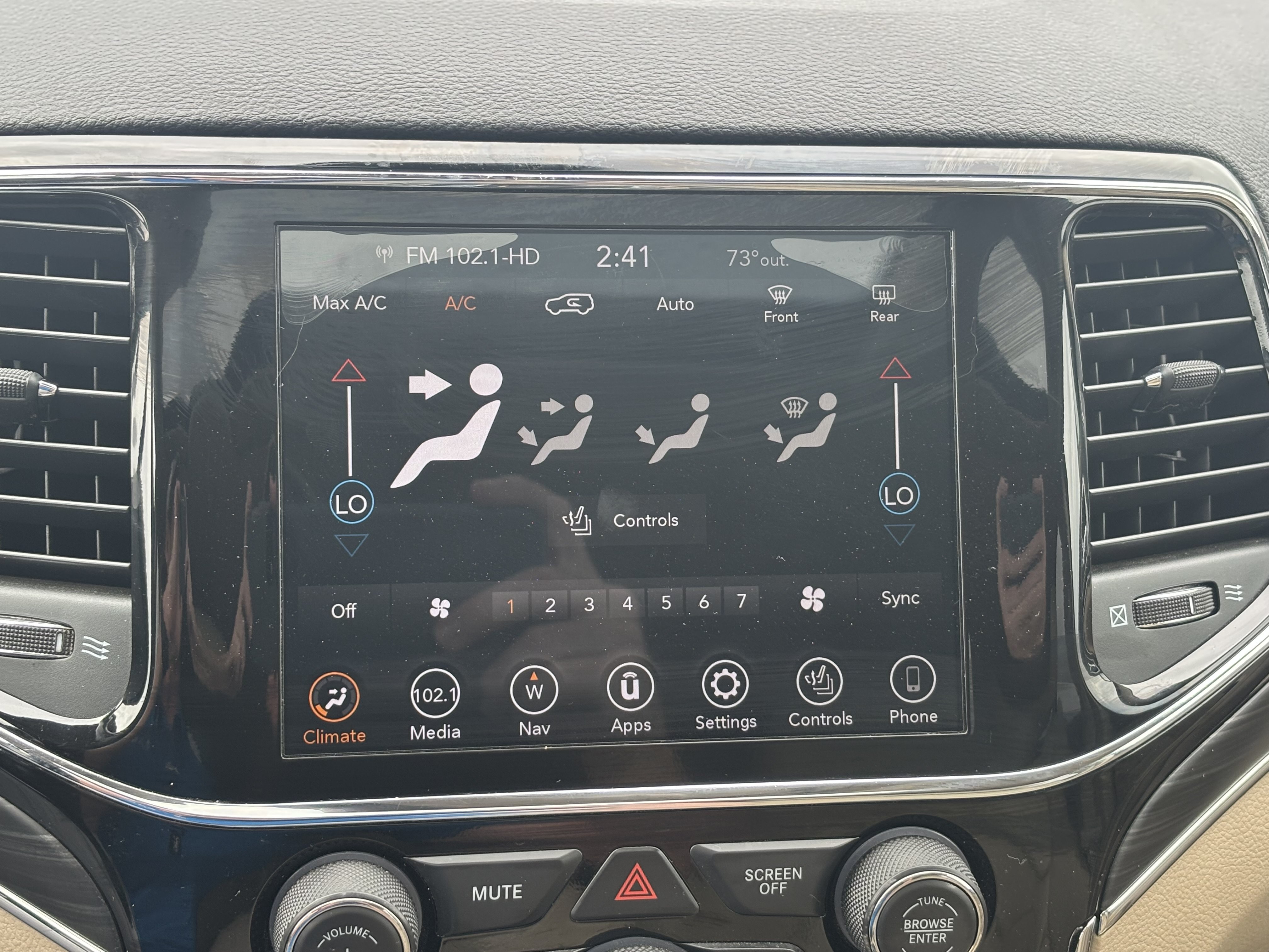 Used 2020 Jeep Grand Cherokee Limited AWD/4WD image 11