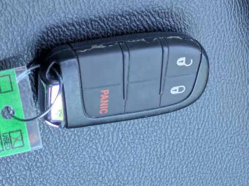 Used 2024 Jeep Compass Latitude AWD/4WD image 27