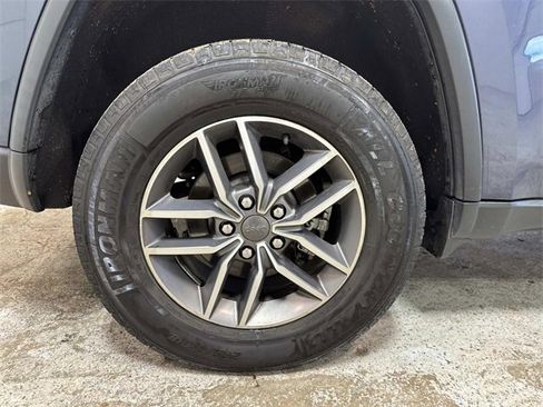 Used 2021 Jeep Grand Cherokee Limited w/ Luxury Group II image 30