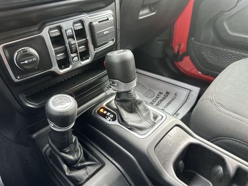 Used 2021 Jeep Wrangler Unlimited Sport AWD/4WD image 19