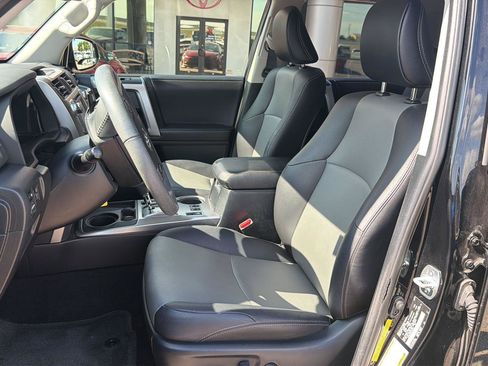 Used 2017 Toyota 4Runner SR5 Premium RWD image 13