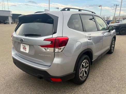 Certified 2023 Subaru Forester Premium AWD/4WD image 7