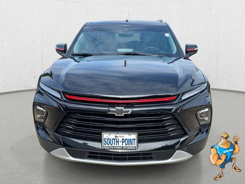 Used 2023 Chevrolet Blazer LT FWD image 2