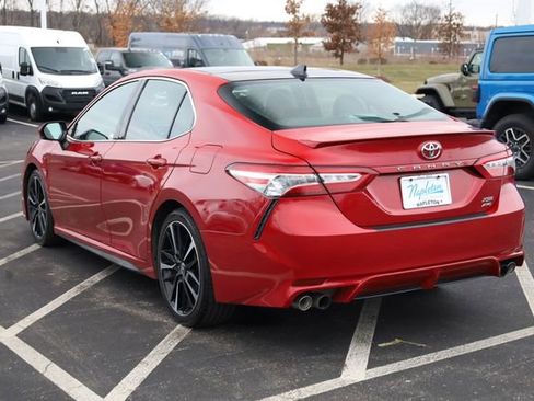 Used 2020 Toyota Camry XSE image 7