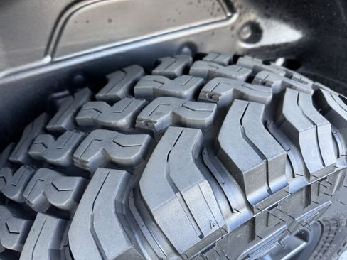 Used 2025 Jeep Wrangler Willys image 12