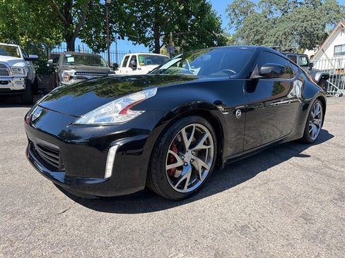 Used 2013 Nissan 370Z Touring w/ Sport Pkg RWD image 2