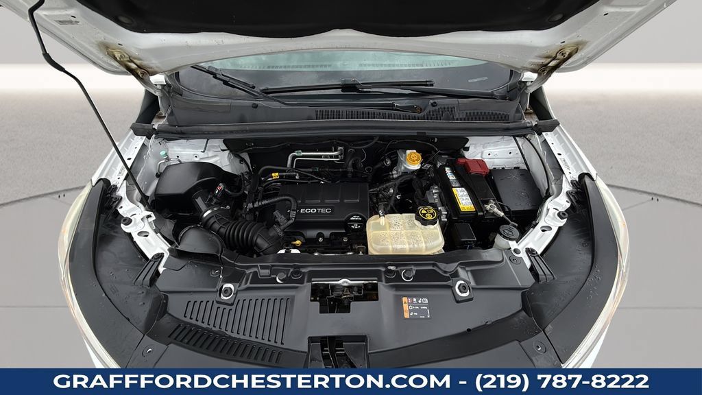 Used 2018 Chevrolet Trax LT w/ LT Convenience Package AWD/4WD image 25