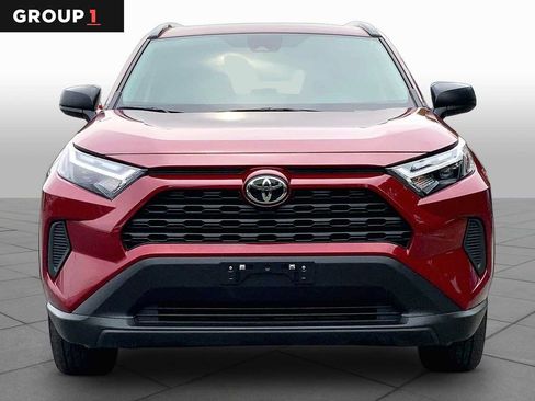 Used 2025 Toyota RAV4 LE AWD/4WD image 4