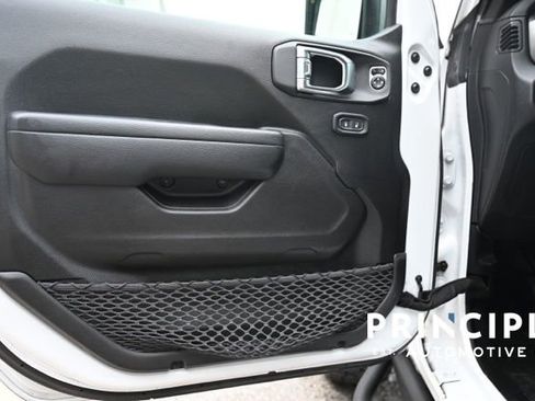 Used 2023 Jeep Wrangler Sport S image 19