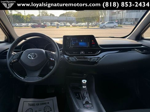 Used 2018 Toyota C-HR XLE FWD image 14