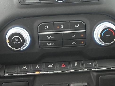 Used 2024 GMC Sierra 1500 Pro w/ Convenience Package image 4