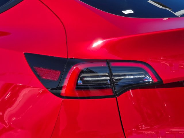 Used 2022 Tesla Model Y Long Range AWD/4WD image 24