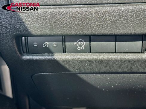 Used 2023 Nissan Rogue S AWD/4WD image 13