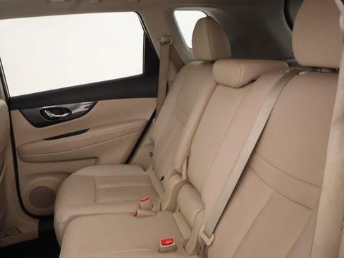 Used 2016 Nissan Rogue SL w/ SL Premium Package image 18