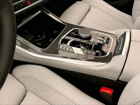 Certified 2025 BMW X5 xDrive40i w/ Parking Assistance Package image 22