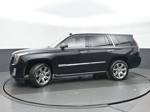 Used 2015 Cadillac Escalade Premium image 6