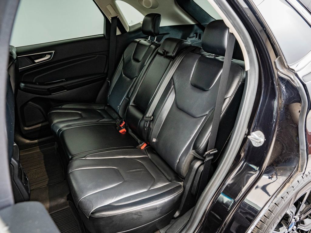 Used 2019 Ford Edge Titanium FWD image 44