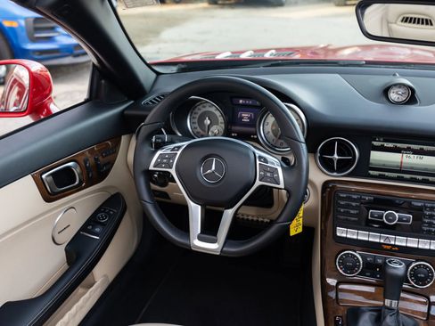 Used 2016 Mercedes-Benz SLK 350 image 29