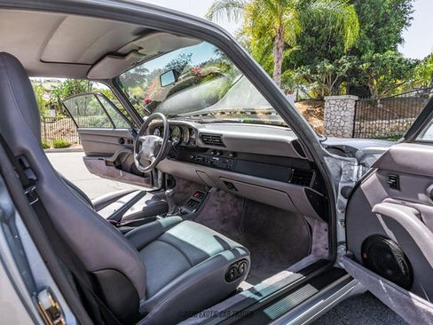 Used 1995 Porsche 911 Carrera 4 image 31