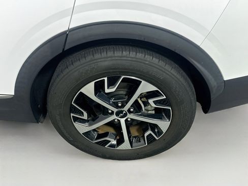 Used 2025 Kia Sportage EX FWD image 11