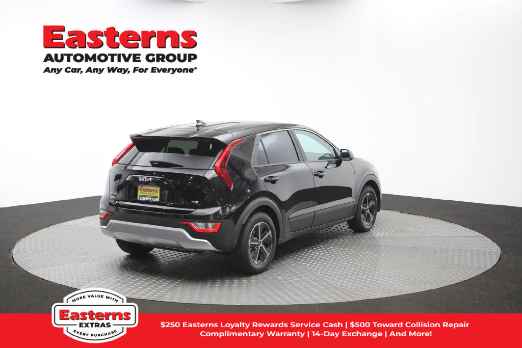 Used 2025 Kia Niro LX FWD image 39