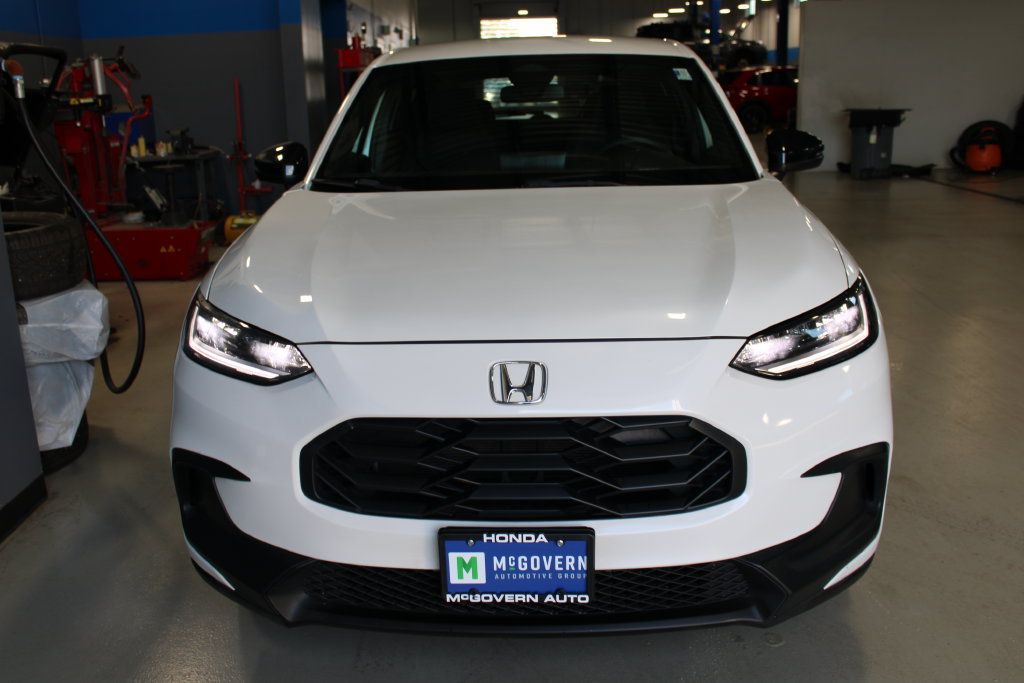Used 2024 Honda HR-V Sport image 2