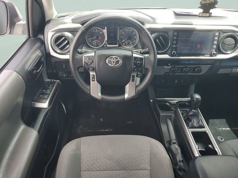 Used 2021 Toyota Tacoma SR5 RWD image 15