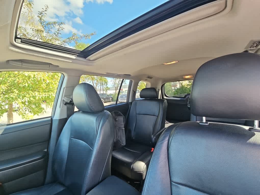 Used 2011 Toyota Highlander Limited w/ Tow Pkg AWD/4WD image 9