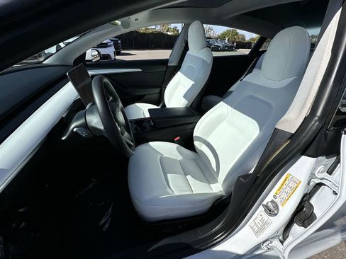 Used 2021 Tesla Model 3 Standard Range Plus image 19