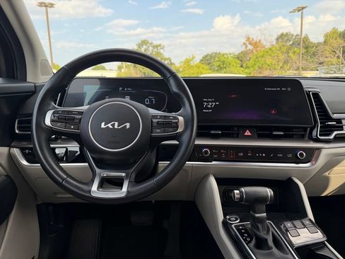 Certified 2025 Kia Sportage EX FWD image 18