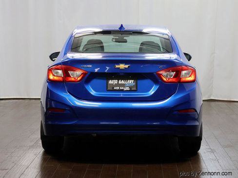 Used 2016 Chevrolet Cruze LT w/ Convenience Package image 7