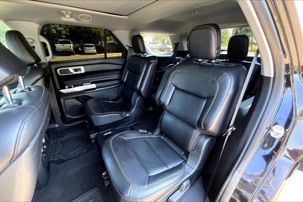 Used 2020 Ford Explorer XLT w/ Equipment Group 202A AWD/4WD image 22