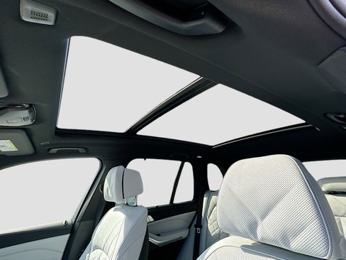 New 2026 BMW X5 sDrive40i w/ M Sport Package image 16