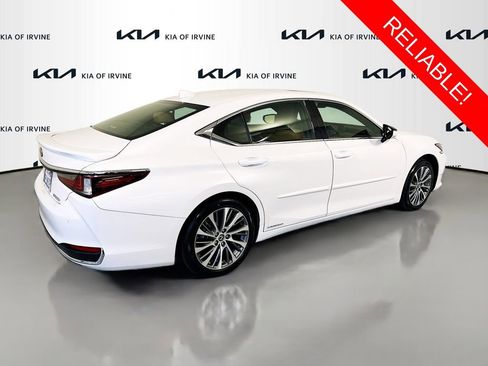 Used 2021 Lexus ES 300h w/ Premium Package image 7