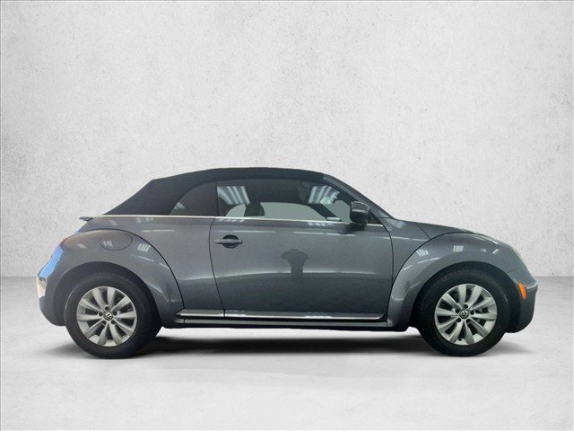 Used 2017 Volkswagen Beetle 1.8T S FWD image 4