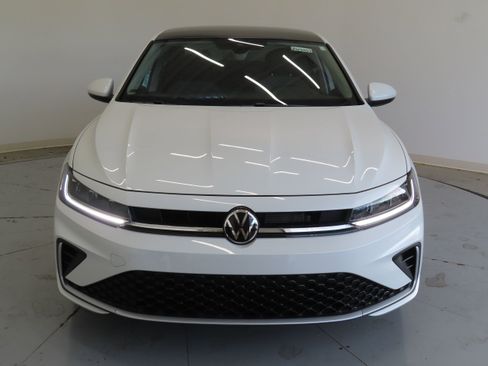 New 2025 Volkswagen Jetta SE image 10
