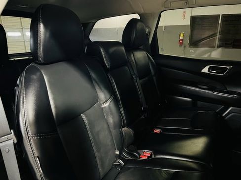 Used 2018 Nissan Pathfinder SL w/ Midnight Edition Package image 29