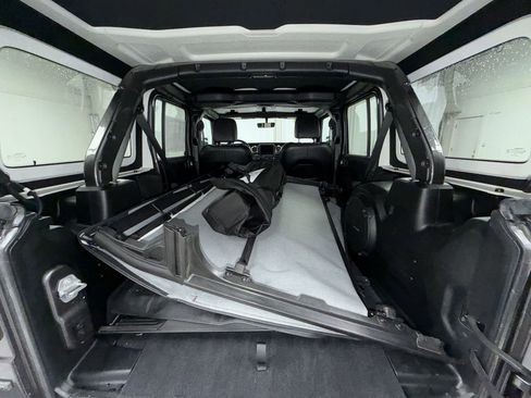 Used 2021 Jeep Wrangler Unlimited Sahara image 11