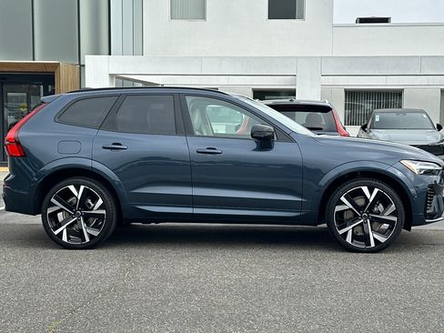 New 2026 Volvo XC60 T8 Ultra w/ Climate Package AWD/4WD image 3