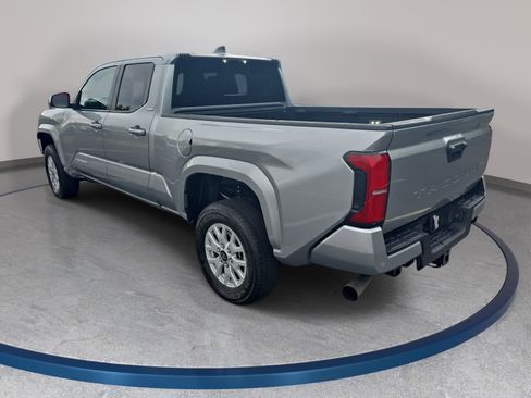 Used 2024 Toyota Tacoma SR5 w/ SR5 Upgrade Package RWD image 7