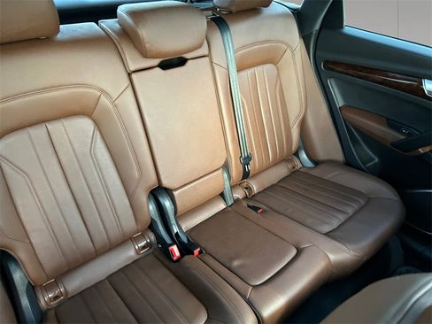 Used 2018 Audi Q5 2.0T Premium image 18