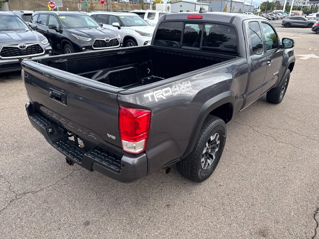 Used 2020 Toyota Tacoma TRD Off-Road w/ Technology Package AWD/4WD image 8
