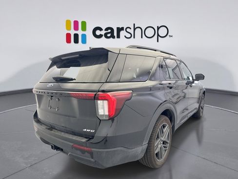 Used 2025 Ford Explorer ST-Line w/ ST-Line Street Pack AWD/4WD image 5