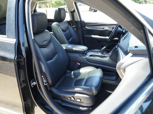 Used 2017 Cadillac XT5 Luxury w/ Driver Awareness Package image 13