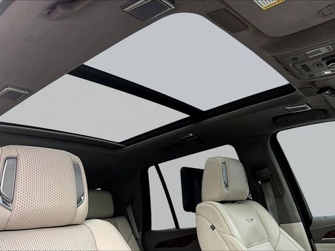 Used 2023 Cadillac Escalade Sport Platinum w/ Heavy-Duty Trailer Package AWD/4WD image 27