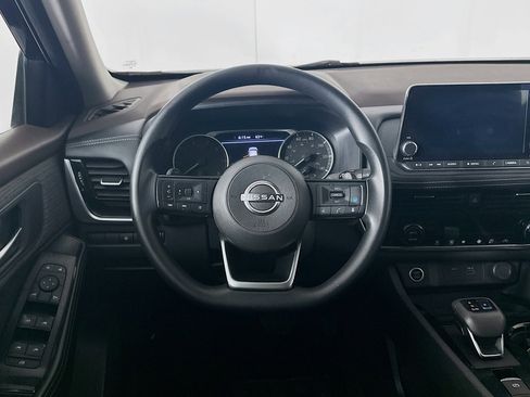 Used 2022 Nissan Rogue SV FWD image 17