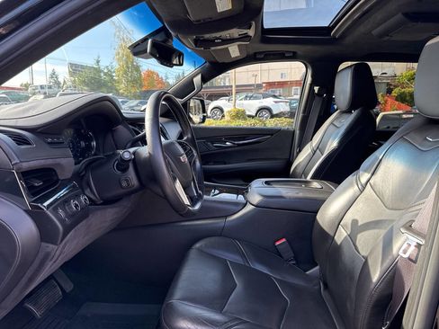 Used 2016 Cadillac Escalade ESV Platinum image 38