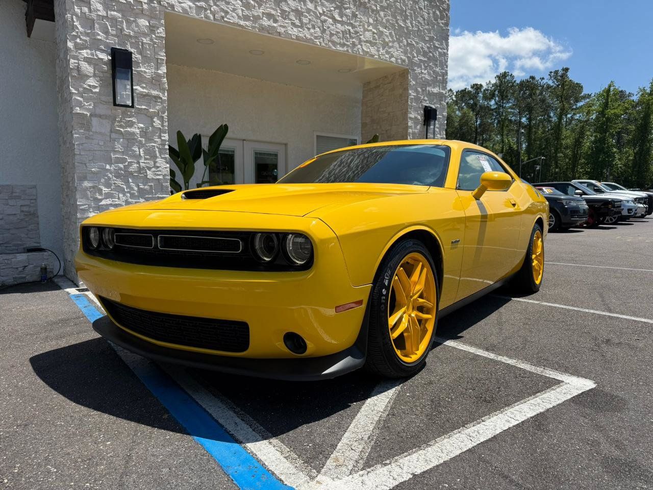 Used 2019 Dodge Challenger R/T RWD image 3
